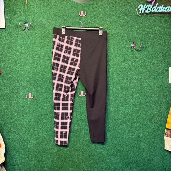 433 Disney Leggings - Picture 2 of 5